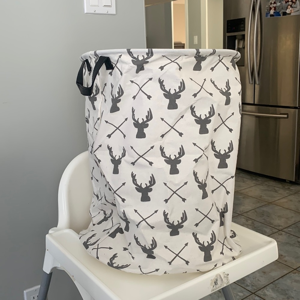Laundry or toy basket 🧺 🦌
